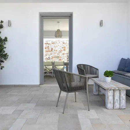 Nisides Villa *